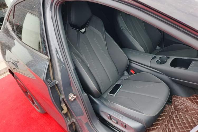 Used Volkswagen ID.UNYX 2024 Revised Pro Long-Range Version Right Front Seat
