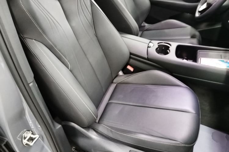 Used Volkswagen ID.UNYX 2024 Ultra Long-Range Version Right Front Seat