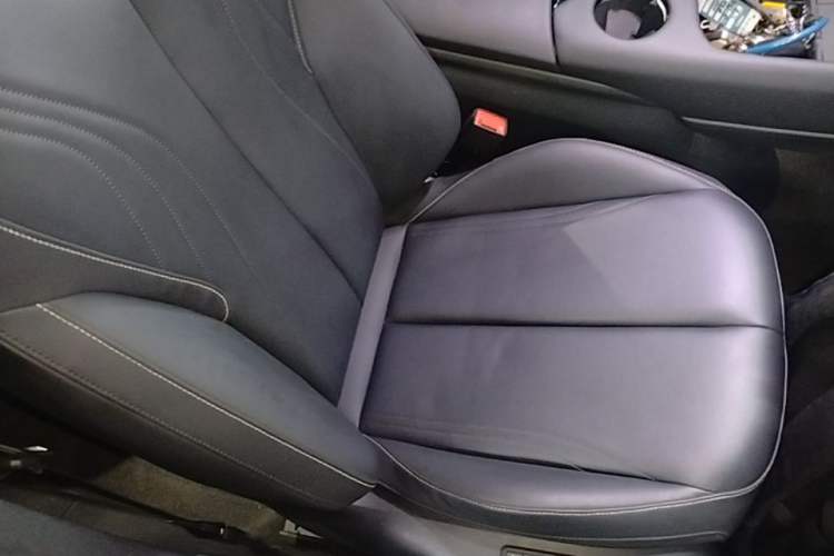 Used Volkswagen ID.UNYX 2024 Ultra Long-Range Version Right Front Seat