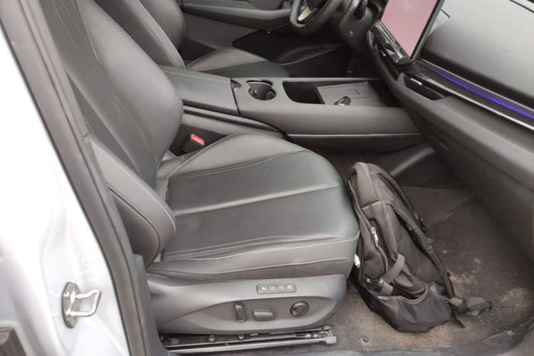 Used Volkswagen ID.UNYX 2024 Ultra Long-Range Version Right Front Seat