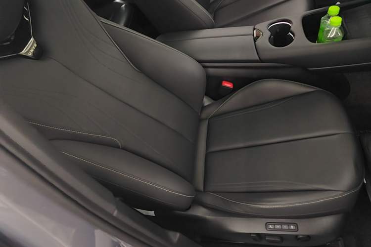 Used Volkswagen ID.UNYX 2024 Revised Ultra Long-Range Version Right Front Seat