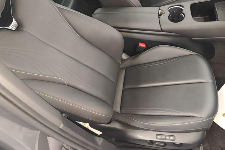 Used Volkswagen ID.UNYX 2024 Revised Ultra Long-Range Version Right Front Seat