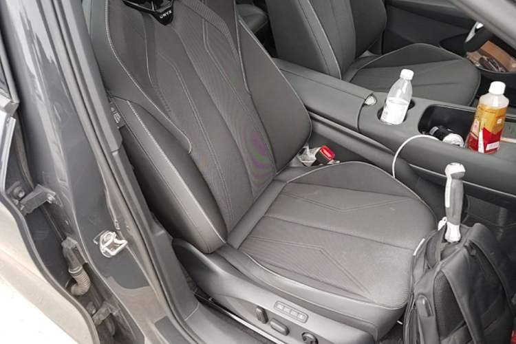 Used Volkswagen ID.UNYX 2024 Revised Pro Long-Range Version Right Front Seat