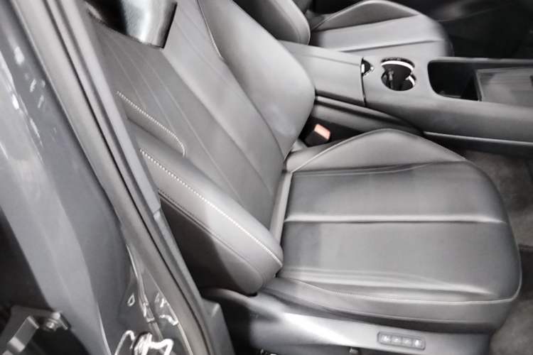 Used Volkswagen ID.UNYX 2024 Ultra Long-Range Version Right Front Seat