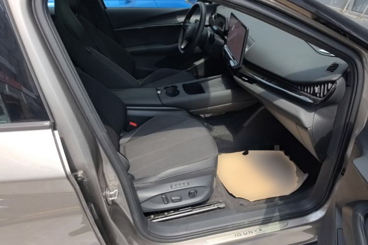 Used Volkswagen ID.UNYX 2024 Revised Pro Long-Range Version Right Front Seat