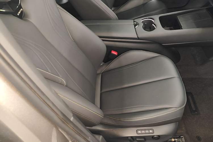 Used Volkswagen ID.UNYX 2024 Revised Ultra Long-Range Version Right Front Seat