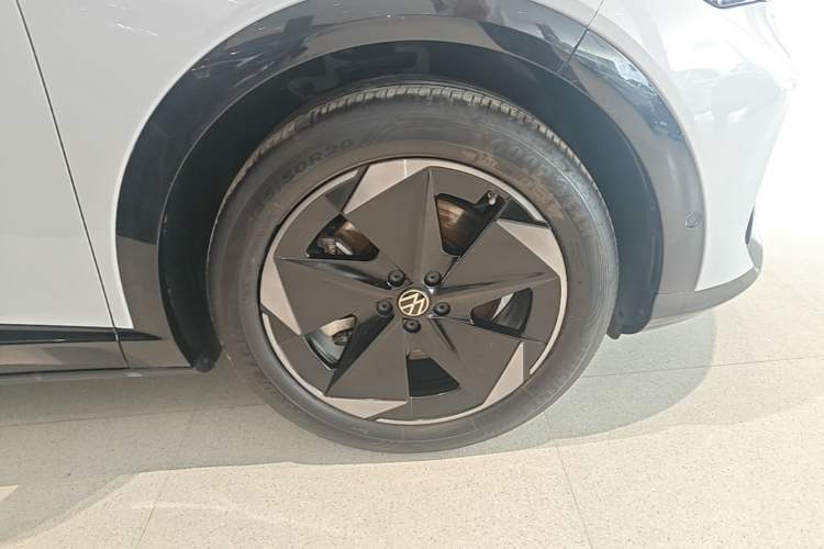 Used Volkswagen ID.UNYX 2024 Pro Long-Range Version Right Front Wheel Hub