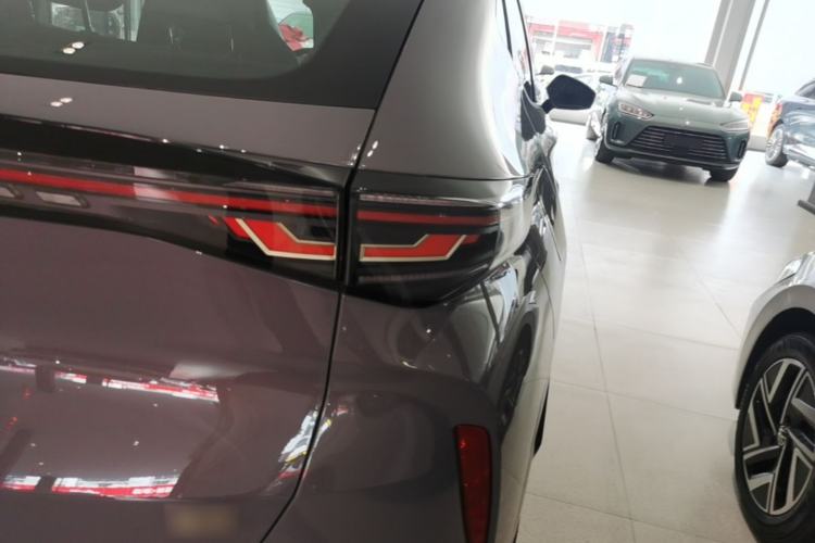 Used Volkswagen ID.UNYX 2024 Pro Long-Range Version Right Rear Taillight