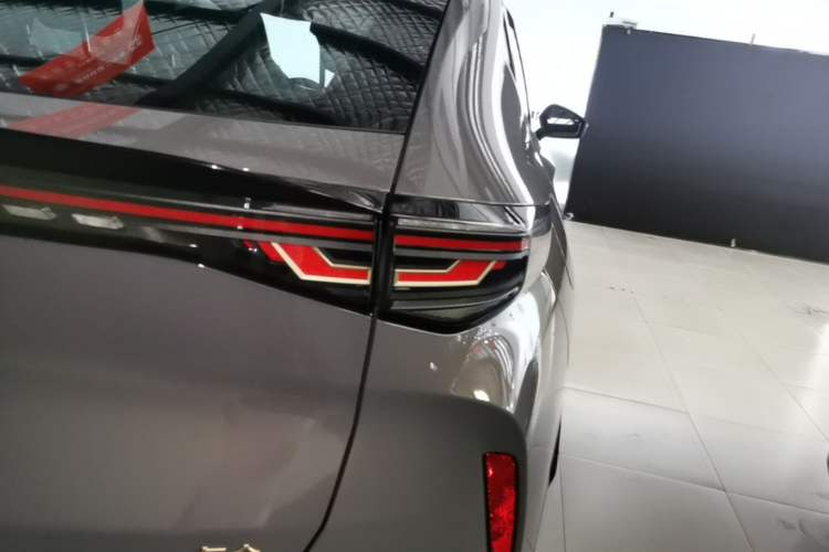 Used Volkswagen ID.UNYX 2024 Pro Long-Range Version Right Rear Taillight