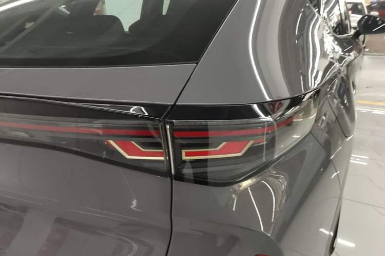 Used Volkswagen ID.UNYX 2024 Revised Pro Long-Range Version Right Rear Taillight