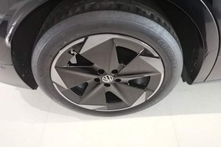 Used Volkswagen ID.UNYX 2024 Pro Long-Range Version Right Rear Wheel Hub