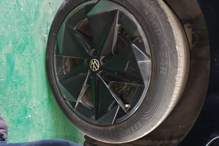Used Volkswagen ID.UNYX 2024 Pro Long-Range Version Right Rear Wheel Hub