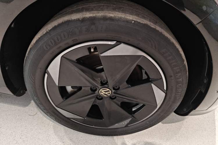 Used Volkswagen ID.UNYX 2024 Revised Pro Long-Range Version Right Rear Wheel Hub