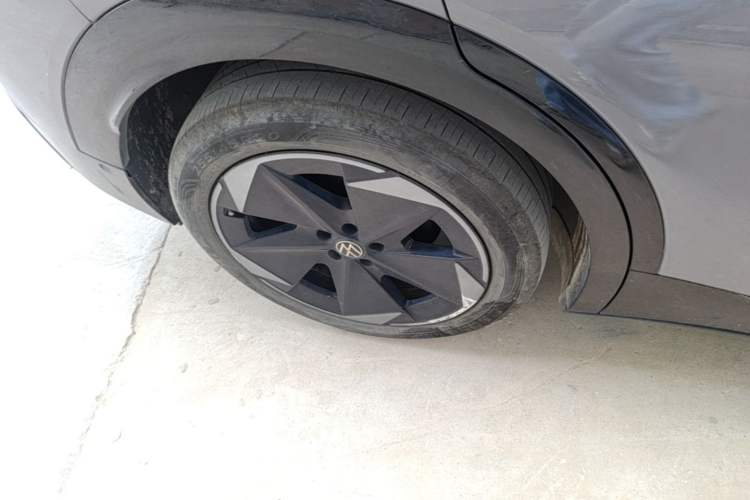 Used Volkswagen ID.UNYX 2024 Revised Pro Long-Range Version Right Rear Wheel Hub
