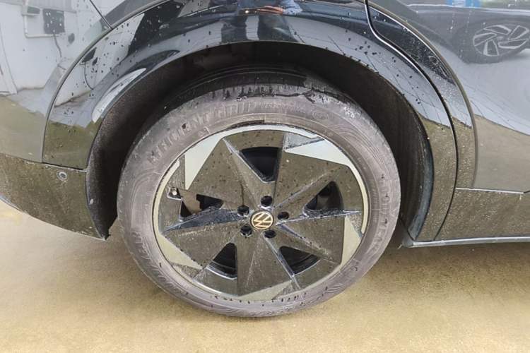 Used Volkswagen ID.UNYX 2024 Revised Pro Long-Range Version Right Rear Wheel Hub