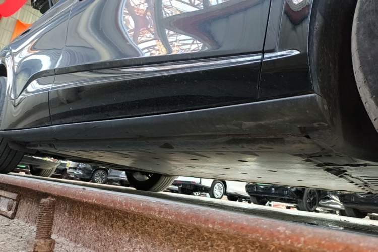 Used Volkswagen ID.UNYX 2024 Revised Ultra Long-Range Version Right Side Sill