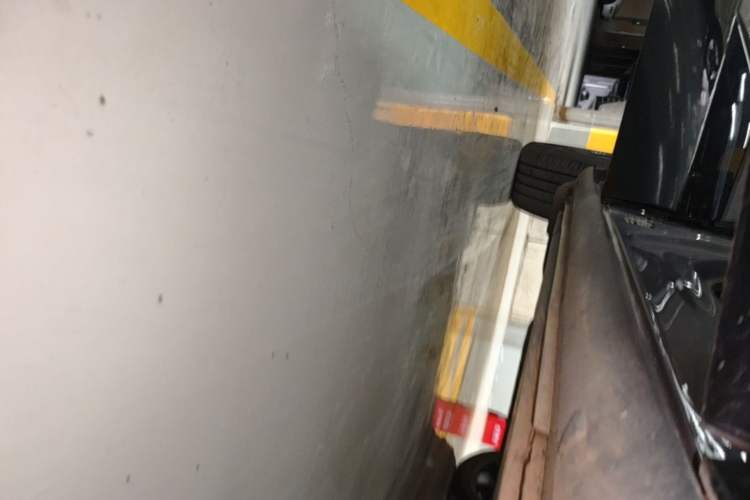 Used Volkswagen ID.UNYX 2024 Revised Ultra Long-Range Version Right Side Sill