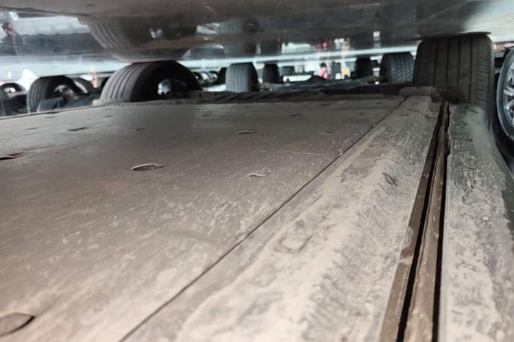 Used Volkswagen ID.UNYX 2024 Revised Ultra Long-Range Version Right Side Sill