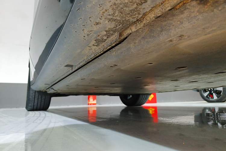 Used Volkswagen ID.UNYX 2024 Revised Pro Long-Range Version Right Side Sill