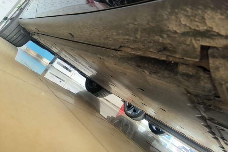 Used Volkswagen ID.UNYX 2024 Revised Pro Long-Range Version Right Side Sill