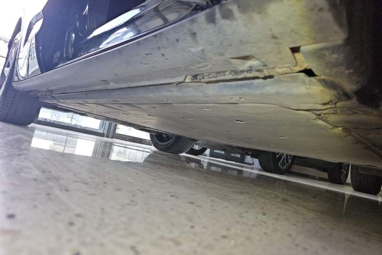 Used Volkswagen ID.UNYX 2024 Revised Ultra Long-Range Version Right Side Sill
