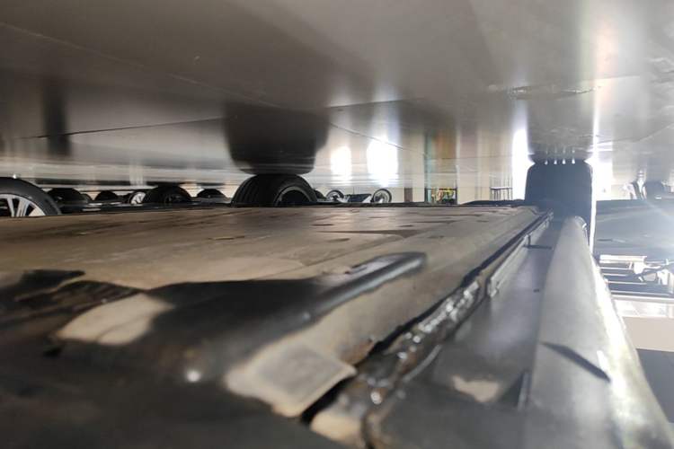 Used Volkswagen ID.UNYX 2024 Revised Ultra Long-Range Version Right Side Sill