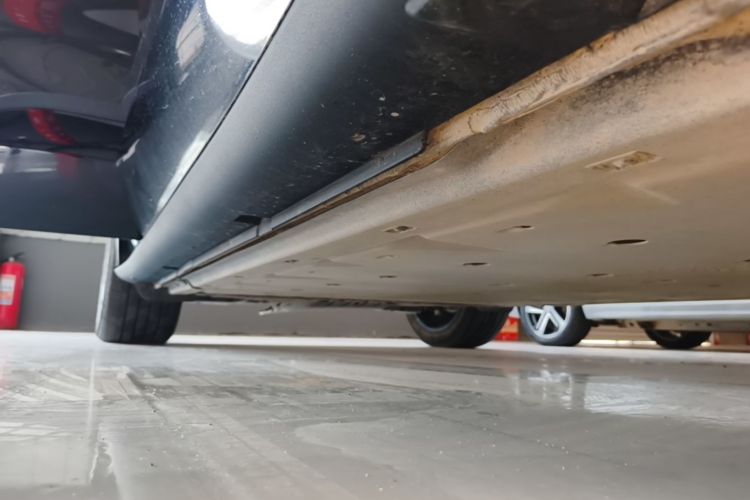 Used Volkswagen ID.UNYX 2024 Revised Pro Long-Range Version Right Side Sill