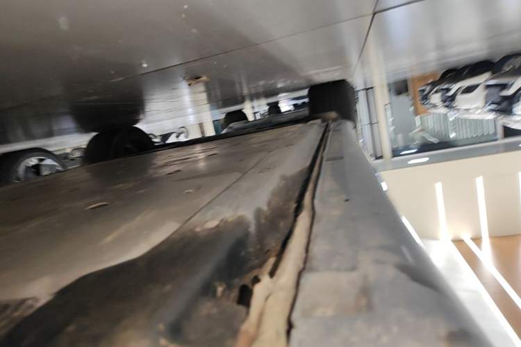 Used Volkswagen ID.UNYX 2024 Revised Ultra Long-Range Version Right Side Sill