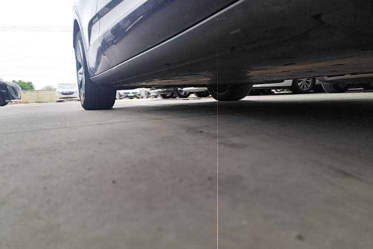 Used Volkswagen ID.UNYX 2024 Revised Ultra Long-Range Version Right Side Sill