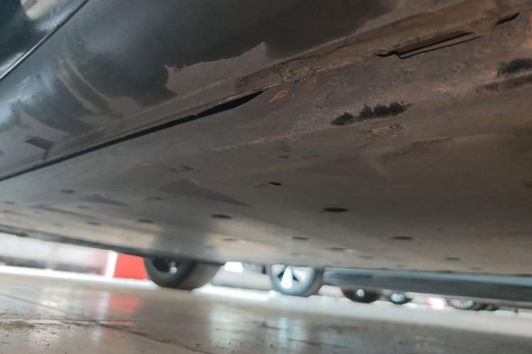 Used Volkswagen ID.UNYX 2024 Revised Pro Long-Range Version Right Side Sill
