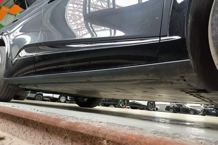 Used Volkswagen ID.UNYX 2024 Revised Ultra Long-Range Version Right Side Sill