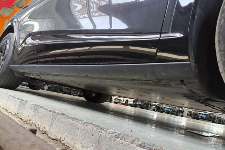Used Volkswagen ID.UNYX 2024 Revised Ultra Long-Range Version Right Side Sill