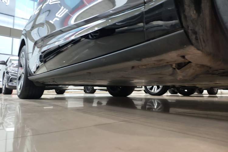 Used Volkswagen ID.UNYX 2024 Revised Ultra Long-Range Version Right Side Sill