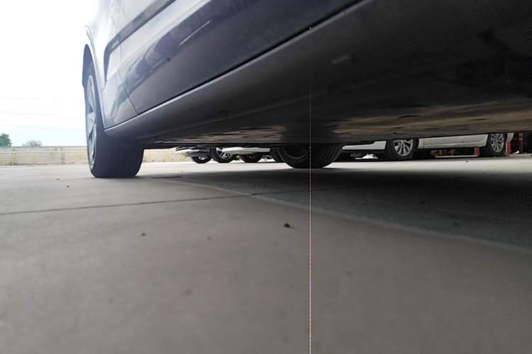 Used Volkswagen ID.UNYX 2024 Revised Ultra Long-Range Version Right Side Sill