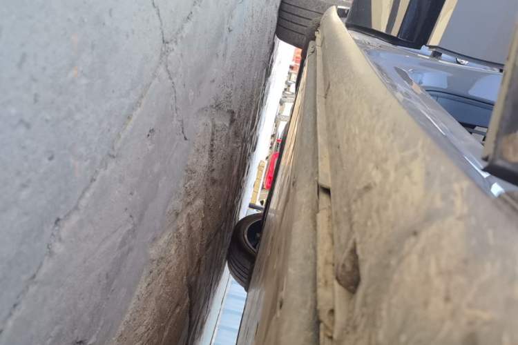 Used Volkswagen ID.UNYX 2024 Revised Ultra Long-Range Version Right Side Sill