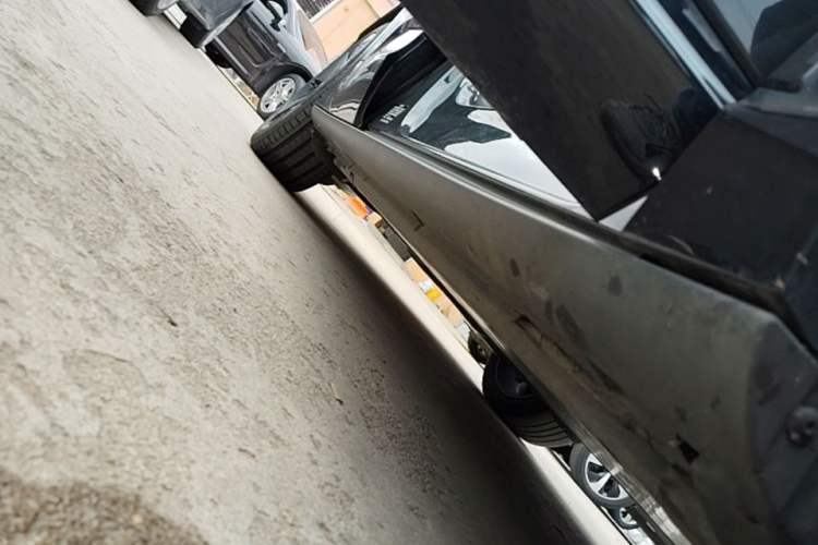 Used Volkswagen ID.UNYX 2024 Revised Pro Long-Range Version Right Side Sill