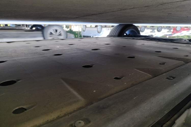 Used Volkswagen ID.UNYX 2024 Revised Pro Long-Range Version Right Side Sill