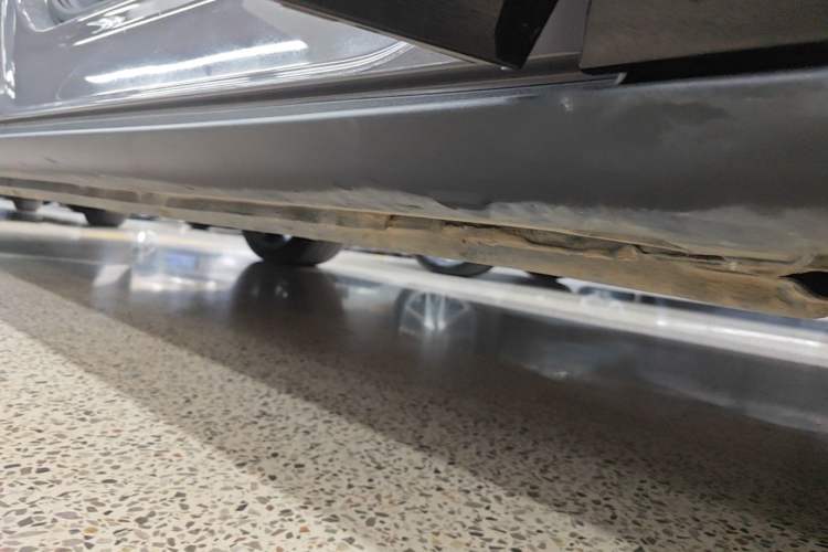 Used Volkswagen ID.UNYX 2024 Revised Ultra Long-Range Version Right Side Sill