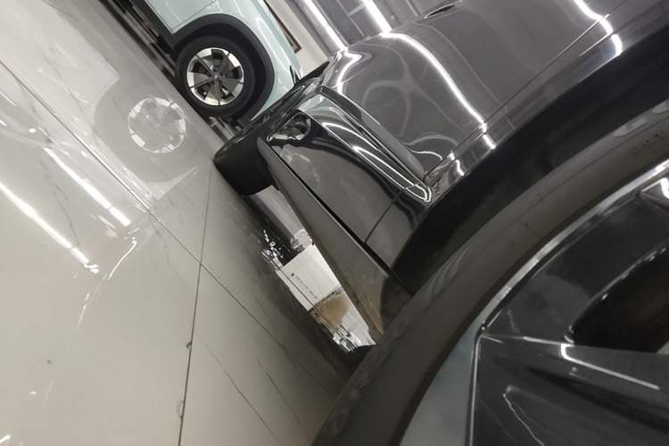 Used Volkswagen ID.UNYX 2024 Revised Pro Long-Range Version Right Side Sill
