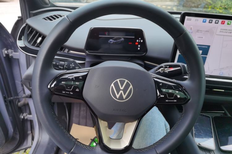 Used Volkswagen ID.UNYX 2024 Pro Long-Range Version Steering Wheel
