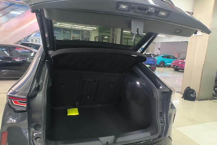 Used Volkswagen ID.UNYX 2024 Ultra Long-Range Version Trunk