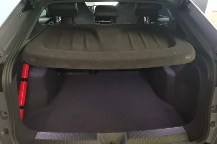 Used Volkswagen ID.UNYX 2024 Pro Long-Range Version Trunk