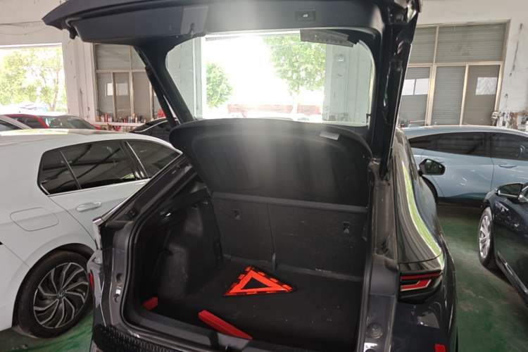 Used Volkswagen ID.UNYX 2024 Pro Long-Range Version Trunk