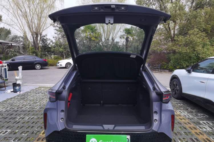 Used Volkswagen ID.UNYX 2024 Pro Long-Range Version Trunk