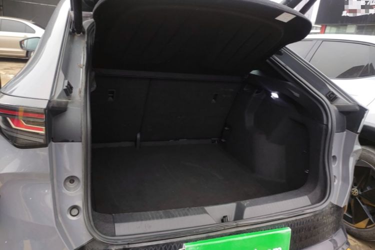 Used Volkswagen ID.UNYX 2024 Pro Long-Range Version Trunk