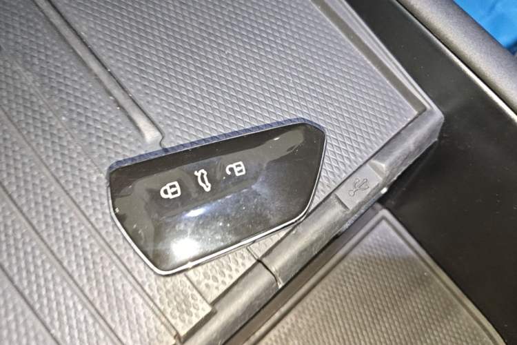 Used Volkswagen ID.UNYX 2024 Revised Pro Long-Range Version Vehicle Key