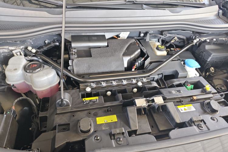 Used Volkswagen ID.UNYX 2024 Pro Long-Range Version Engine Bay