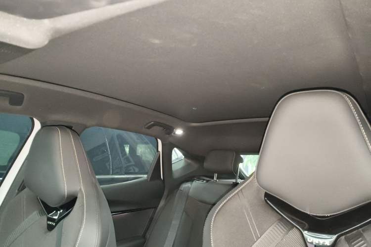 Used Volkswagen ID.UNYX 2024 Ultra Long-Range Version Headliner