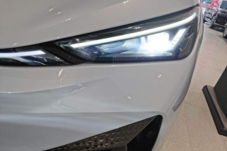 Used Volkswagen ID.UNYX 2024 Pro Long-Range Version Left Front Headlight