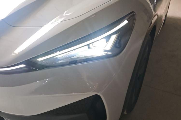Used Volkswagen ID.UNYX 2024 Revised Pro Long-Range Version Left Front Headlight